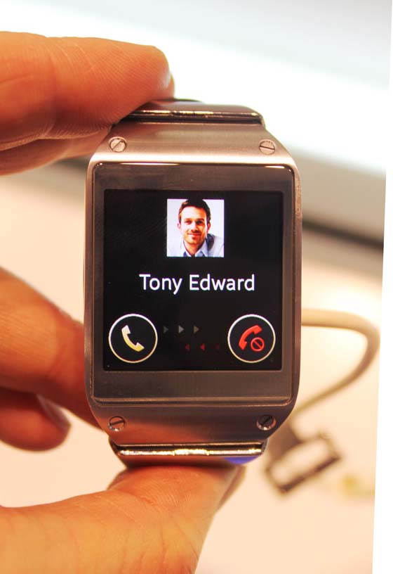 Samsung Galaxy Gear (SM-V700)