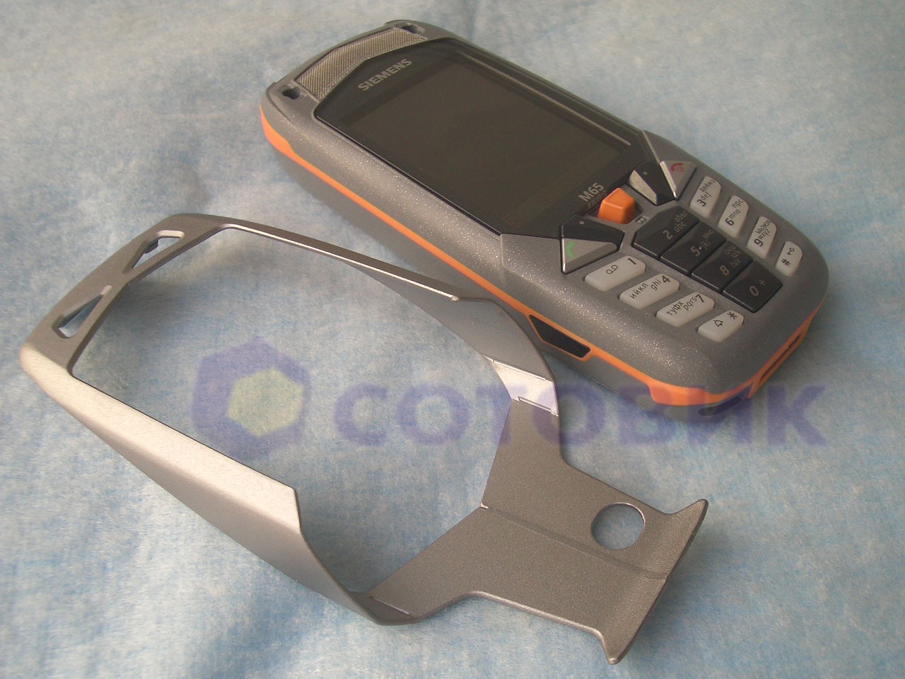 Siemens M65/ Siemens S65/ Siemens S65 vs. Nokia 6230 - Сотовик